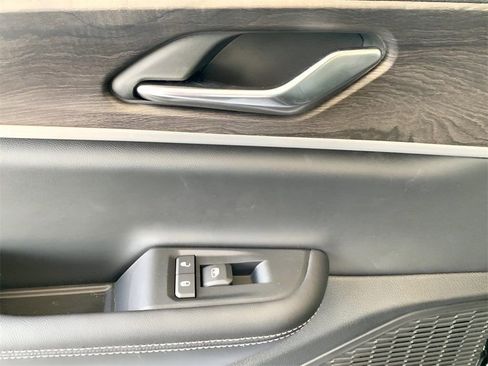 New 2025 Jeep Grand Cherokee Limited w/ Trailer Tow Package image 20