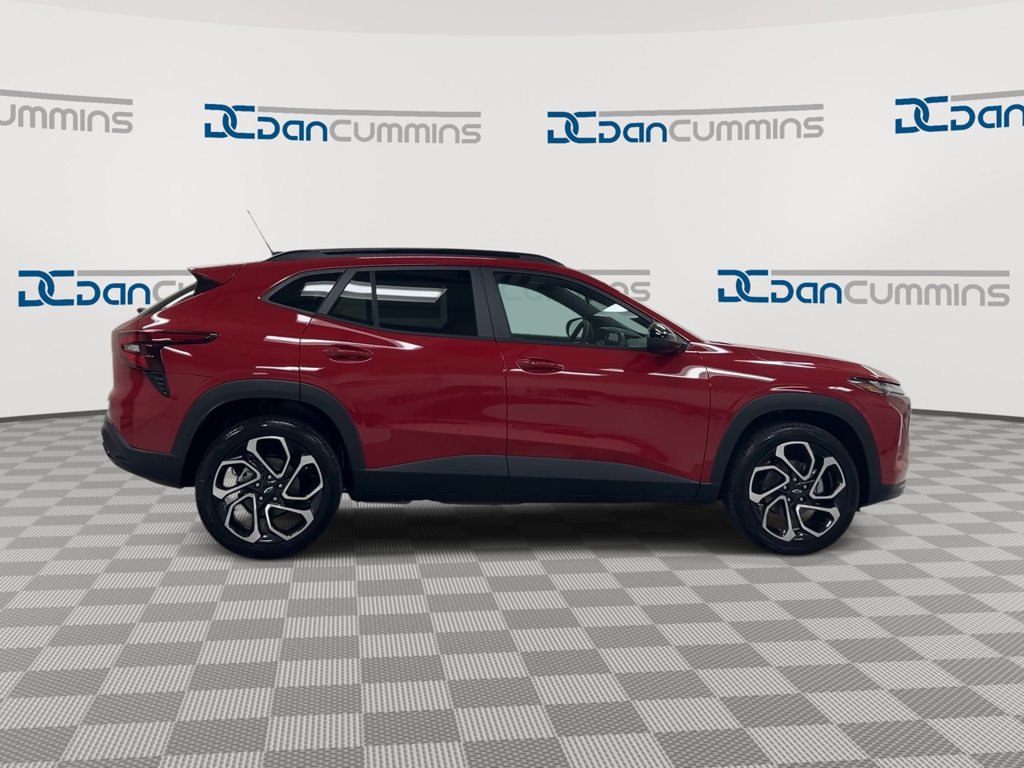 New 2026 Chevrolet Trax RS w/ Sunroof Package FWD image 9
