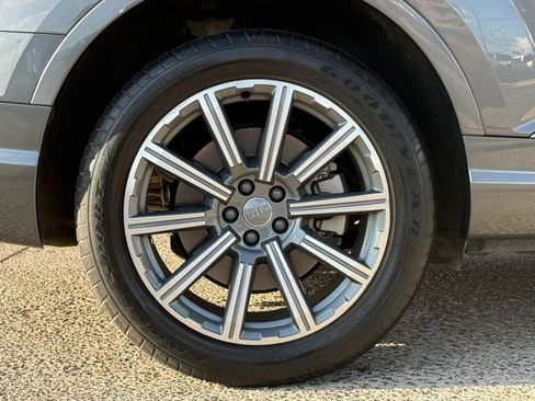 Used 2018 Audi Q7 3.0T Prestige w/ Prestige Package AWD/4WD image 26