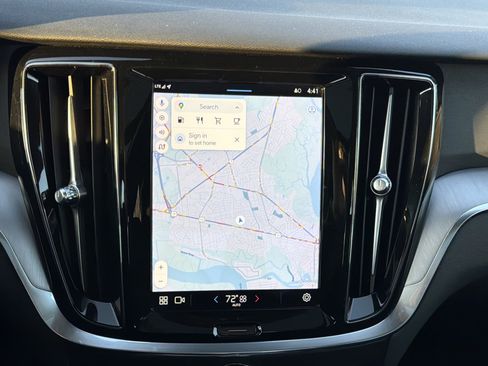 Certified 2024 Volvo S60 B5 Core image 24