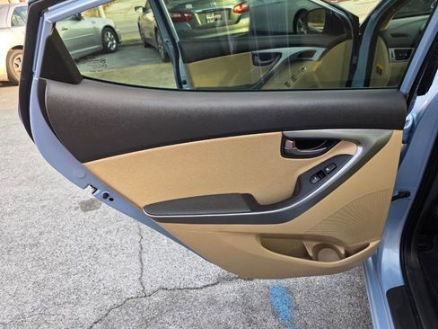 Used 2011 Hyundai Elantra Limited image 17