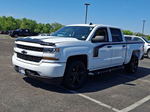 Used 2018 Chevrolet Silverado 1500 Custom w/ Custom Value Package AWD/4WD image 6