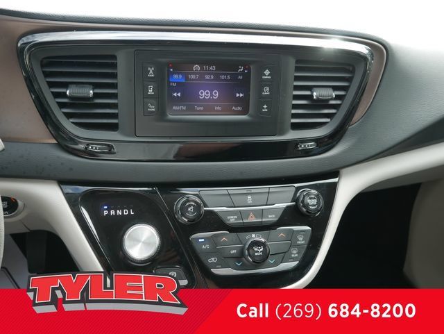 Used 2017 Chrysler Pacifica LX FWD image 42