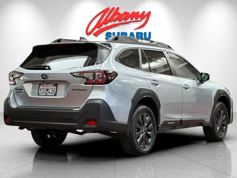 Used 2025 Subaru Outback Onyx Edition image 4