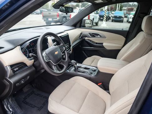 Used 2022 Chevrolet Traverse LS FWD image 16