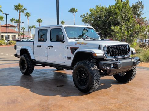 Used 2024 Jeep Gladiator Sport AWD/4WD image 1