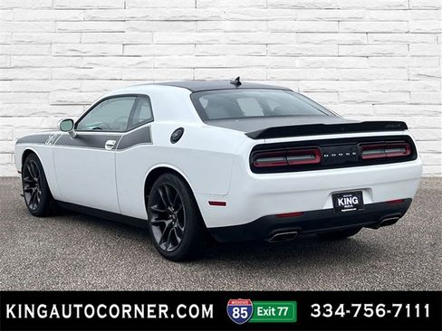 Used 2022 Dodge Challenger R/T w/ T/A Package image 7