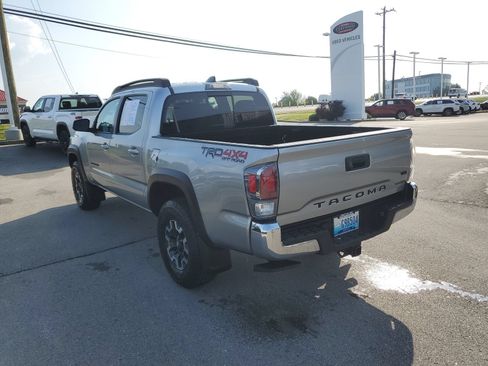 Certified 2023 Toyota Tacoma TRD Off-Road AWD/4WD image 3