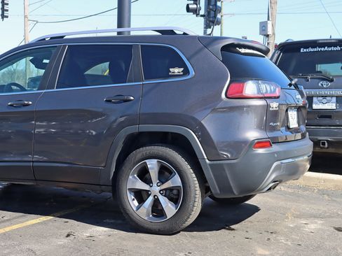 Used 2019 Jeep Cherokee Limited image 12