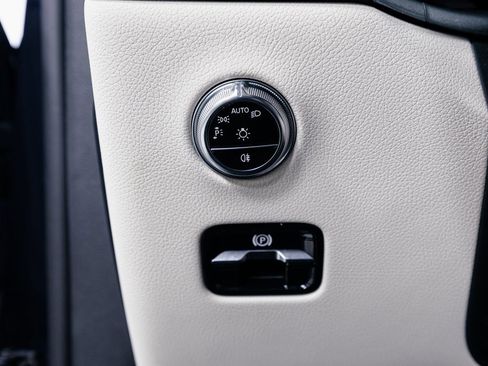 Used 2024 Mercedes-Benz GLC 300 GLC 300 w/ Driver Assistance Package image 10