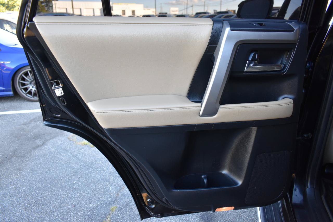 Used 2017 Toyota 4Runner SR5 RWD image 38