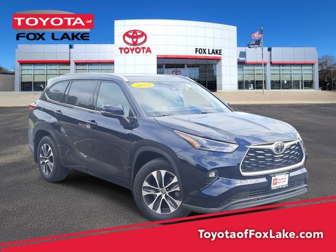Used 2022 Toyota Highlander XLE image 1
