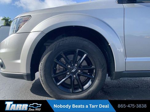 Used 2019 Dodge Journey SE FWD image 18