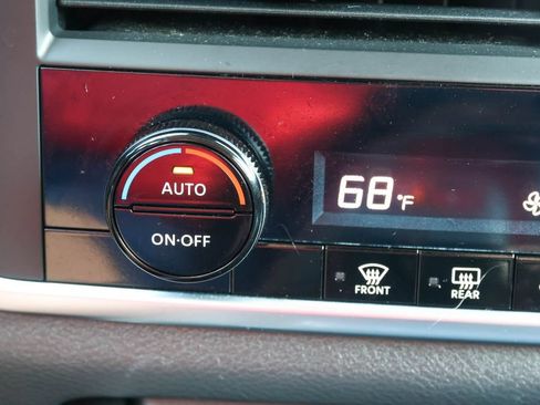 Used 2025 Nissan Rogue SV AWD/4WD image 18