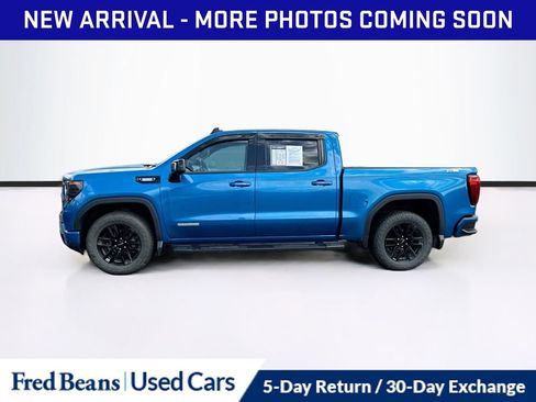 Used 2022 GMC Sierra 1500 Elevation w/ Elevation Premium Package AWD/4WD image 4