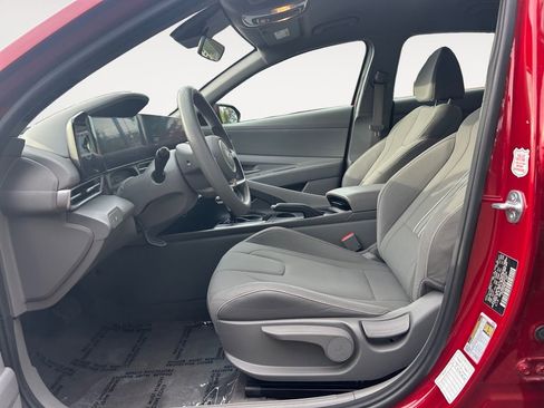 Used 2024 Hyundai Elantra SEL image 15