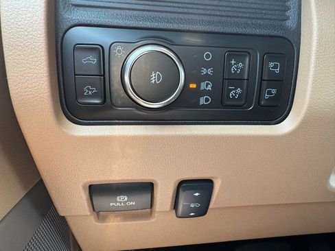 New 2025 Ford F250 Lariat w/ Lariat Ultimate Package image 41