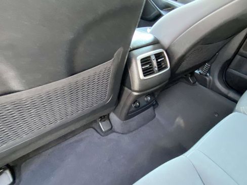 Used 2016 Kia Sorento FWD image 10