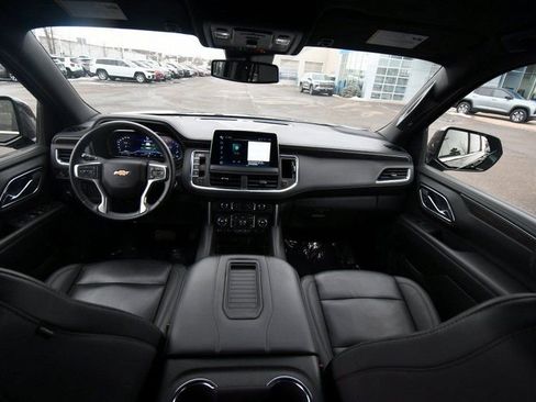 Used 2024 Chevrolet Suburban LT AWD/4WD image 3