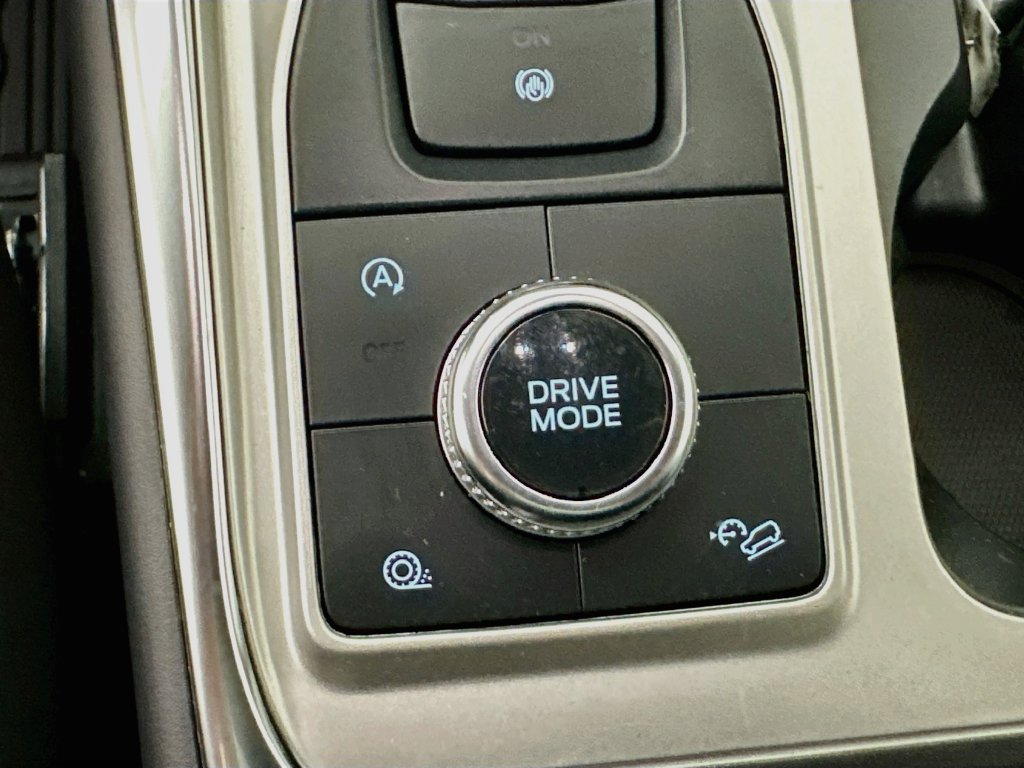 Used 2022 Ford Explorer Platinum w/ Equipment Group 601A AWD/4WD image 22