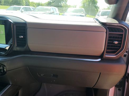 Used 2023 GMC Sierra 1500 SLT w/ SLT Premium Plus Package AWD/4WD image 35