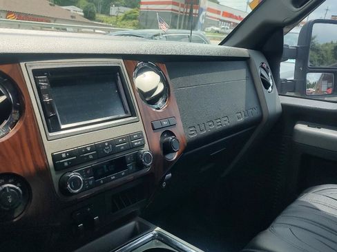 Used 2011 Ford F250 Lariat w/ Lariat Ultimate Pkg AWD/4WD image 12