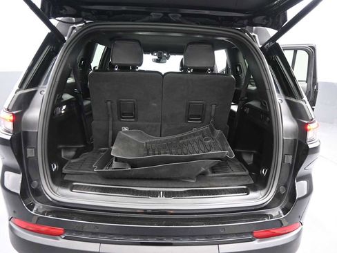 Used 2022 Jeep Grand Cherokee L Laredo AWD/4WD image 14