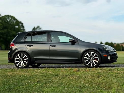 Used 2012 Volkswagen GTI 4-Door FWD image 10