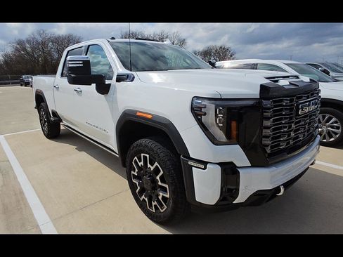 Used 2025 GMC Sierra 2500 Denali Ultimate image 3