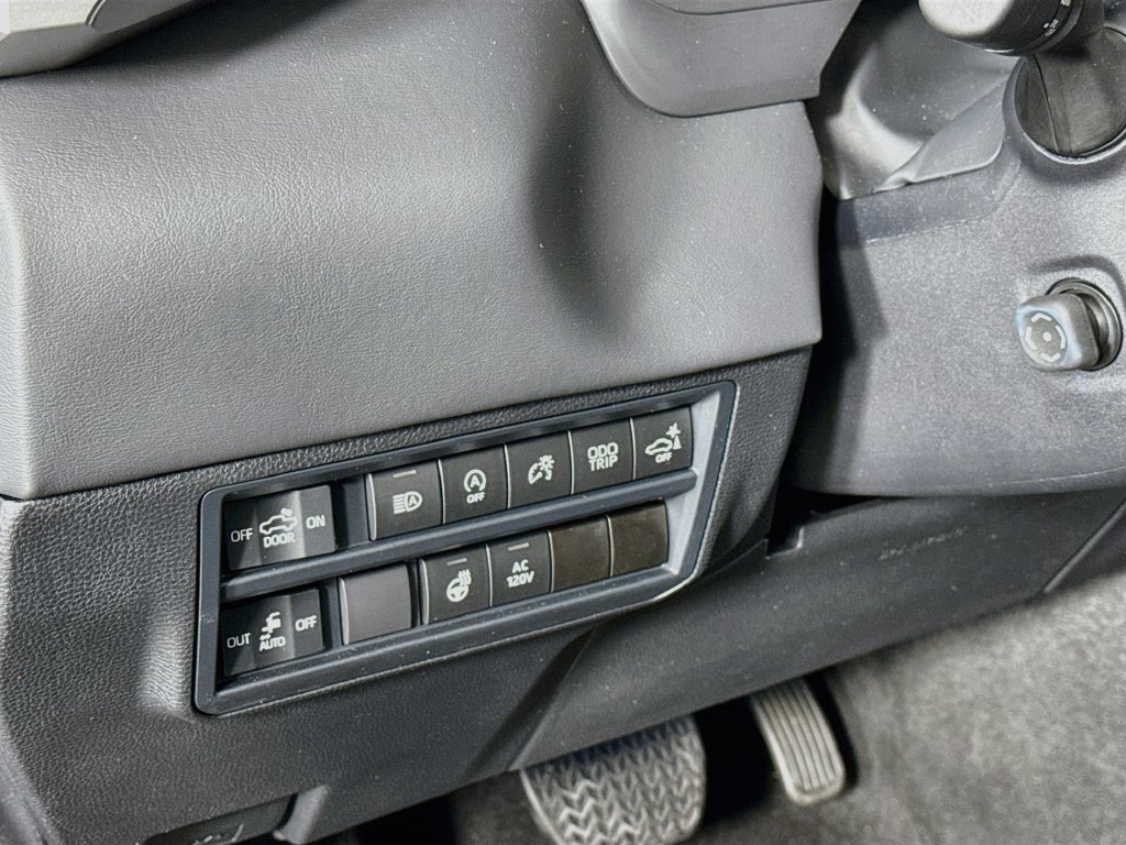Used 2024 Toyota Tundra Platinum AWD/4WD image 10