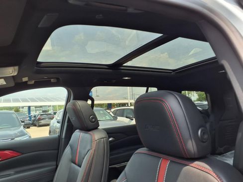 New 2026 Chevrolet Traverse RS w/ LPO, Floor Liner Package AWD/4WD image 16
