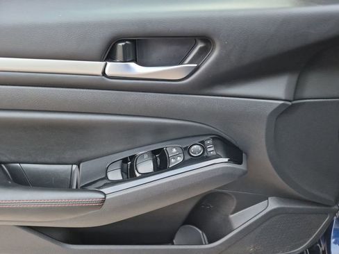 Used 2021 Nissan Altima 2.5 SR image 13