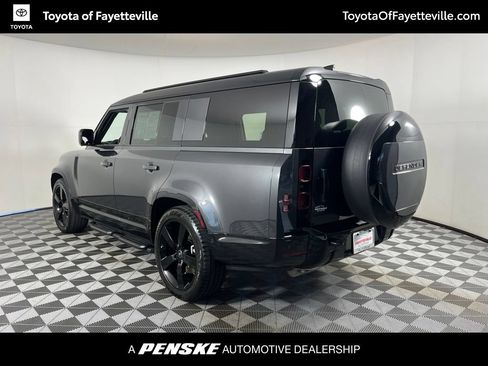 Used 2025 Land Rover Defender 130 X-Dynamic SE AWD/4WD image 14