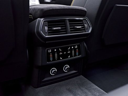 Used 2021 Lamborghini Urus image 56