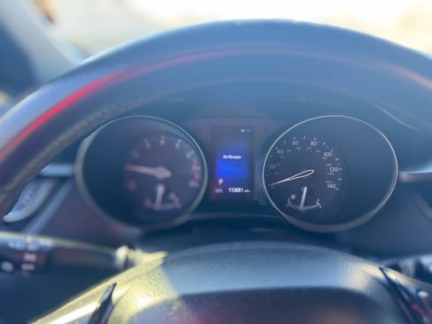 Used 2018 Toyota C-HR XLE image 20