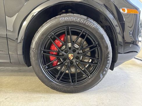 Certified 2026 Porsche Cayenne S AWD/4WD image 15