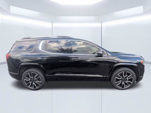 Used 2021 GMC Acadia Denali w/ Denali Technology Package FWD image 3