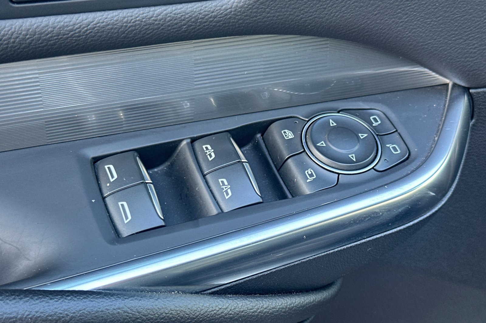 Certified 2025 Cadillac XT4 Premium Luxury FWD image 12