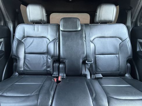 Used 2017 Ford Explorer XLT w/ Equipment Group 202A image 21