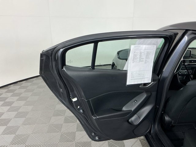 Used 2016 MAZDA MAZDA3 i Sport w/ Preferred Equipment Package FWD image 24