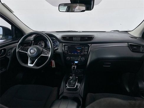 Used 2020 Nissan Rogue Sport S image 22