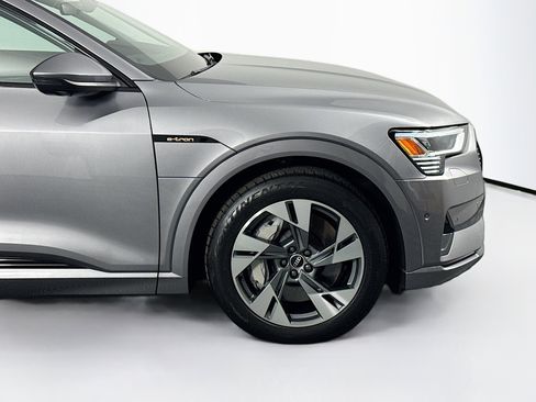 Used 2021 Audi e-tron Premium AWD/4WD image 42