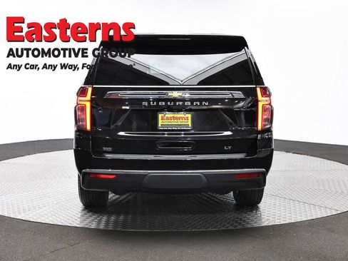 Used 2024 Chevrolet Suburban LT image 6