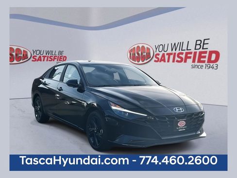 Used 2023 Hyundai Elantra SEL w/ Preferred Accessory Package image 1
