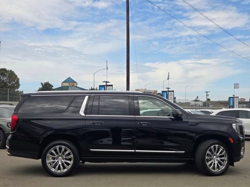 Used 2024 GMC Yukon XL Denali w/ Advanced Technology Package AWD/4WD image 8