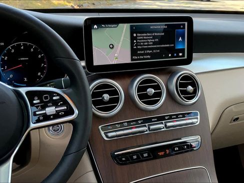 Used 2021 Mercedes-Benz GLC 300 4MATIC image 7