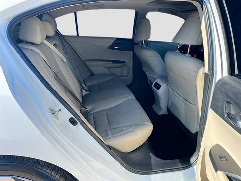 Used 2016 Honda Accord EX-L image 27