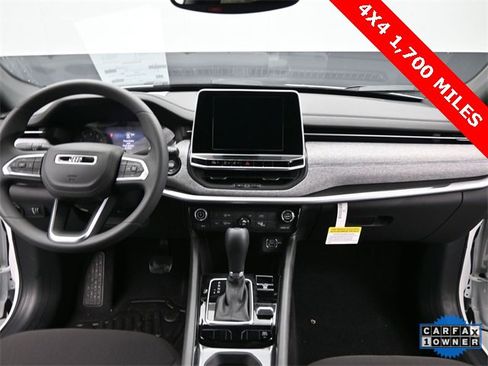 Used 2025 Jeep Compass Sport image 17