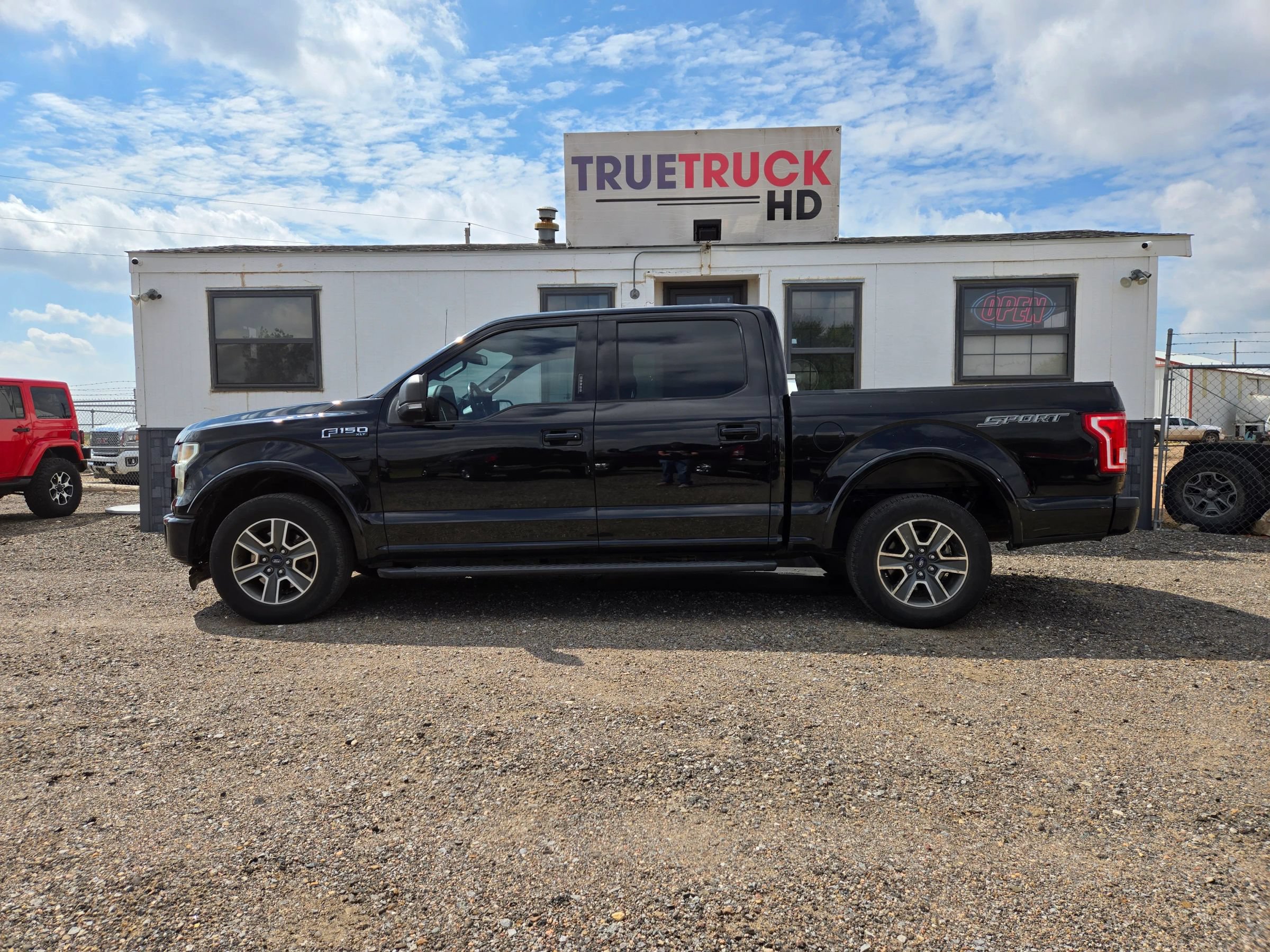 Used 2016 Ford F150 XLT w/ Equipment Group 302A Luxury RWD image 2