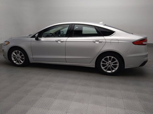 Used 2019 Ford Fusion SE FWD image 3